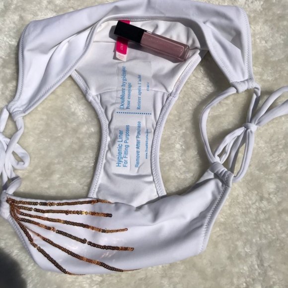 Victoria’s Secret bikini bombshells 32DD (SOLD )OR 34DD - Picture 3 of 15